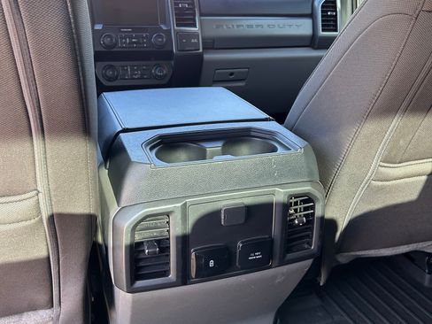 Used 2022 Ford F250 XLT w/ Black Appearance Package AWD/4WD image 16