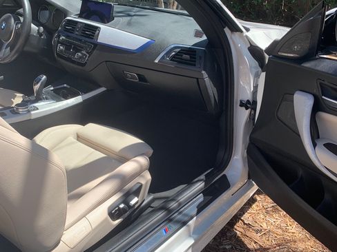 Used 2018 BMW 230i Convertible image 1