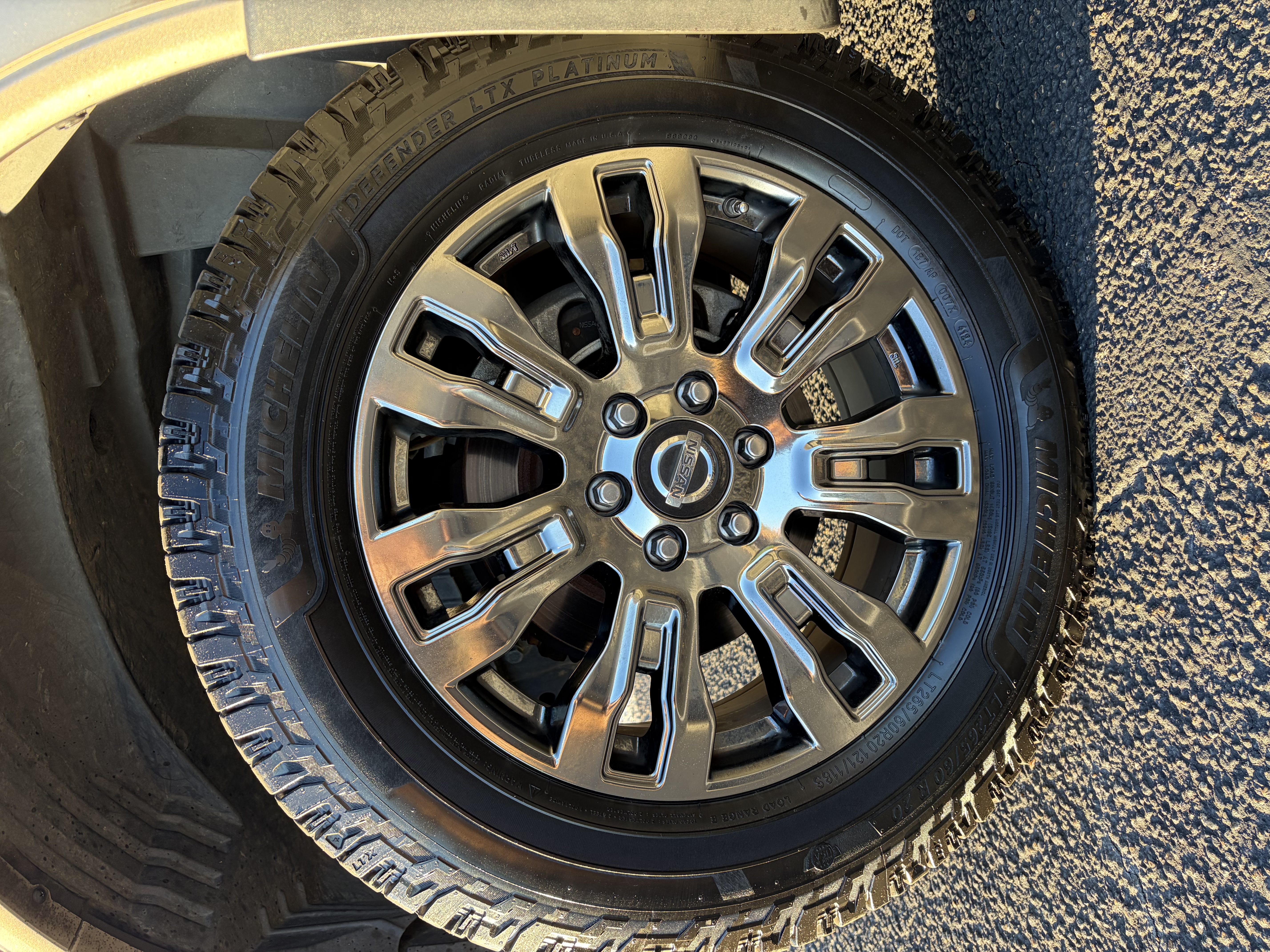 Used 2018 Nissan Titan Platinum Reserve w/ Platinum Utility Package AWD/4WD image 15