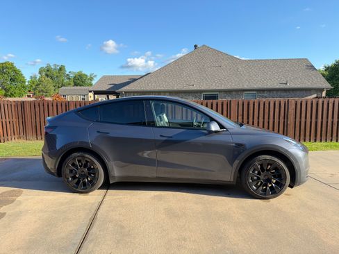 Used 2020 Tesla Model Y Long Range AWD/4WD image 5