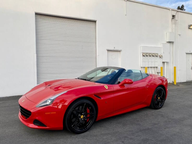 Used 2015 Ferrari California T RWD image 14