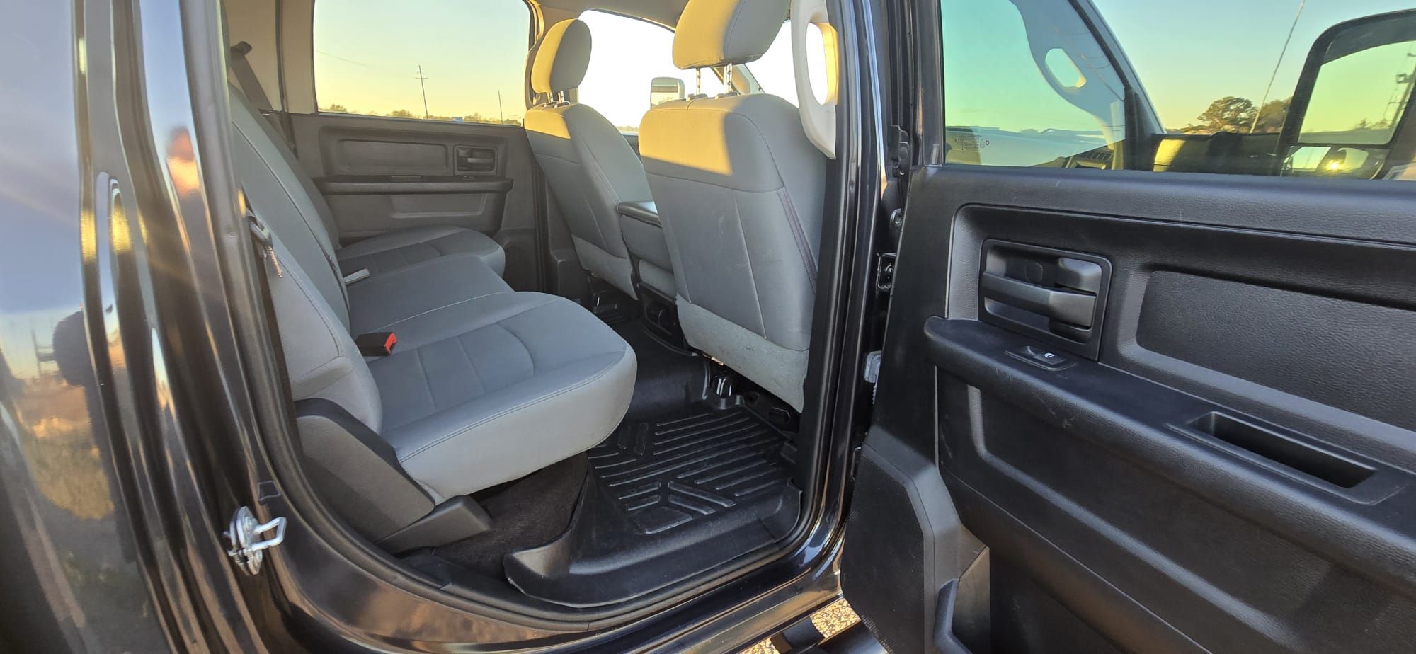 Used 2018 RAM 3500 Tradesman w/ Popular Equipment Group RWD image 24
