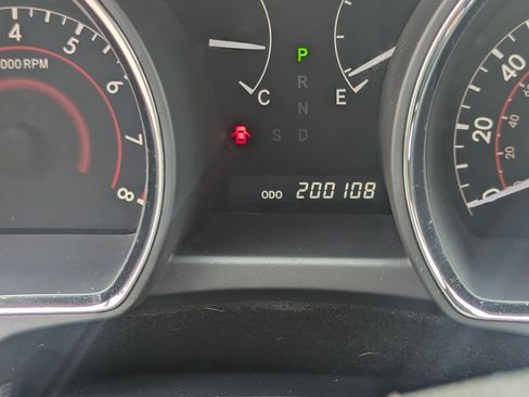 Used 2012 Toyota Highlander Limited w/ Tow Pkg image 24