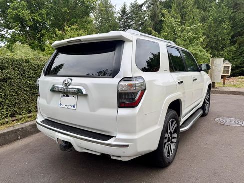 Used 2014 Toyota 4Runner Limited AWD/4WD image 6