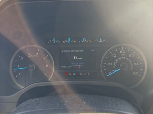 Used 2015 Ford F150 XLT w/ Equipment Group 301A Mid RWD image 10