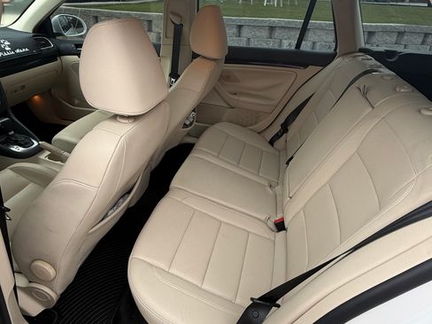 Used 2011 Volkswagen Jetta TDI image 8