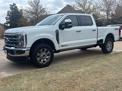 Used 2025 Ford F250 King Ranch w/ Chrome Package image 4