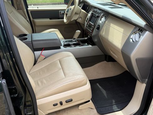 Used 2013 Ford Expedition XLT image 6