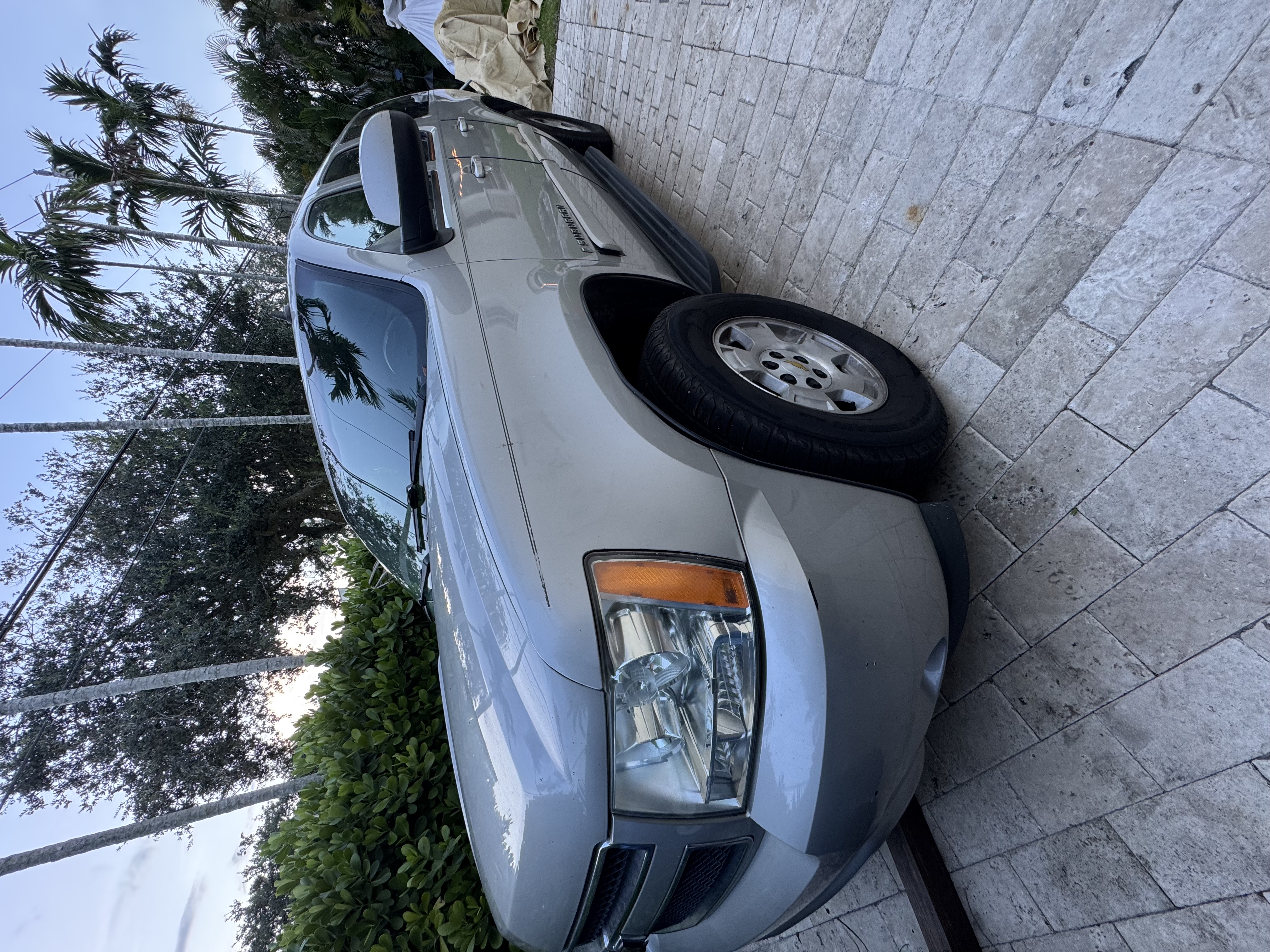 Used 2009 Chevrolet Suburban LT RWD image 5