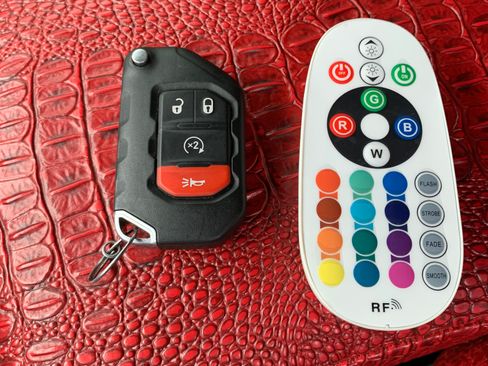 Used 2019 Jeep Wrangler Unlimited Sahara image 10