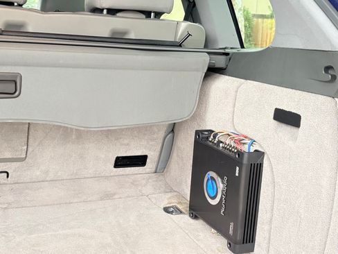 Used 2004 Porsche Cayenne S image 11