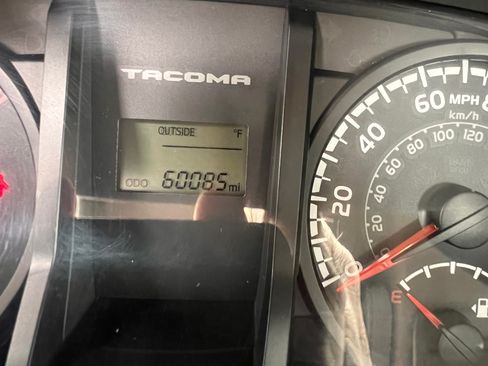 Used 2016 Toyota Tacoma SR RWD image 11