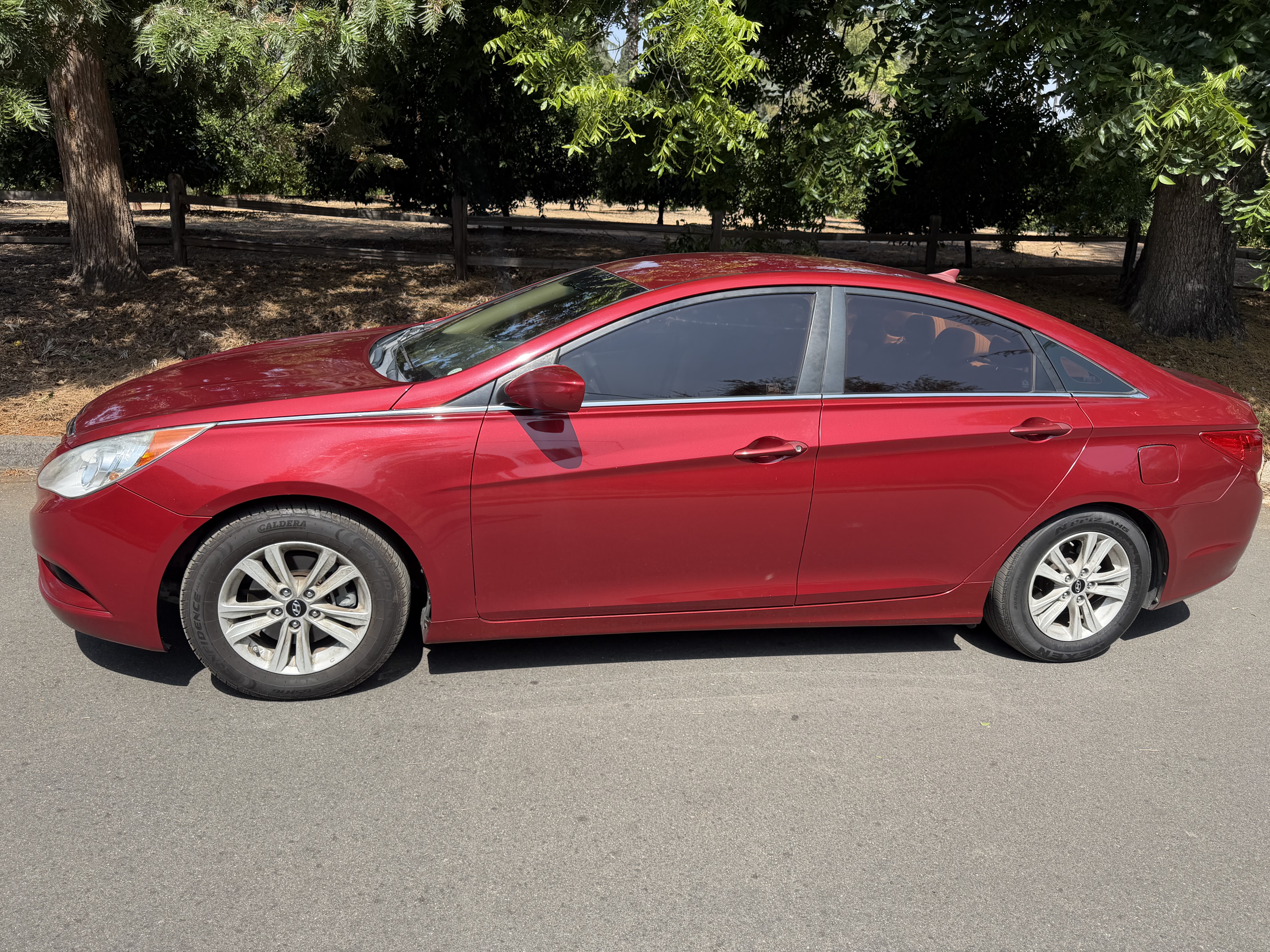 Used 2011 Hyundai Sonata GLS w/ Popular Equipment Pkg 2 FWD image 1