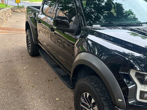 Used 2019 Ford F150 Raptor w/ Equipment Group 802A Luxury AWD/4WD image 4
