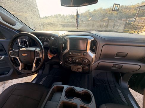 Used 2019 Chevrolet Silverado 1500 LT w/ All-Star Edition image 8