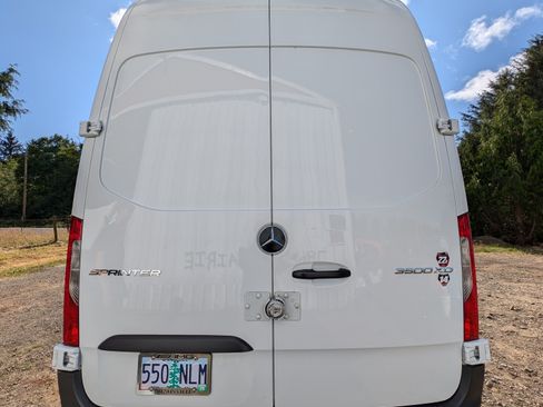 Used 2022 Mercedes-Benz Sprinter 3500 image 6