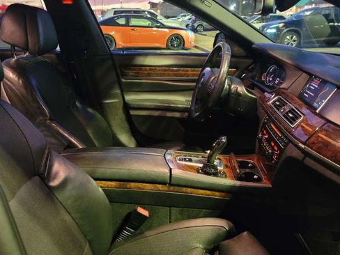 Used 2015 BMW 750Li xDrive image 17