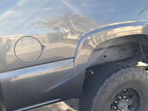 Used 2004 Chevrolet Silverado 2500 LS w/ Skid Plate Package image 6