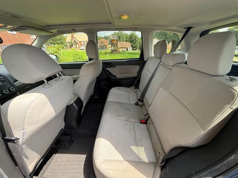 Used 2015 Subaru Forester 2.5i Premium w/ All-Weather Package AWD/4WD image 6