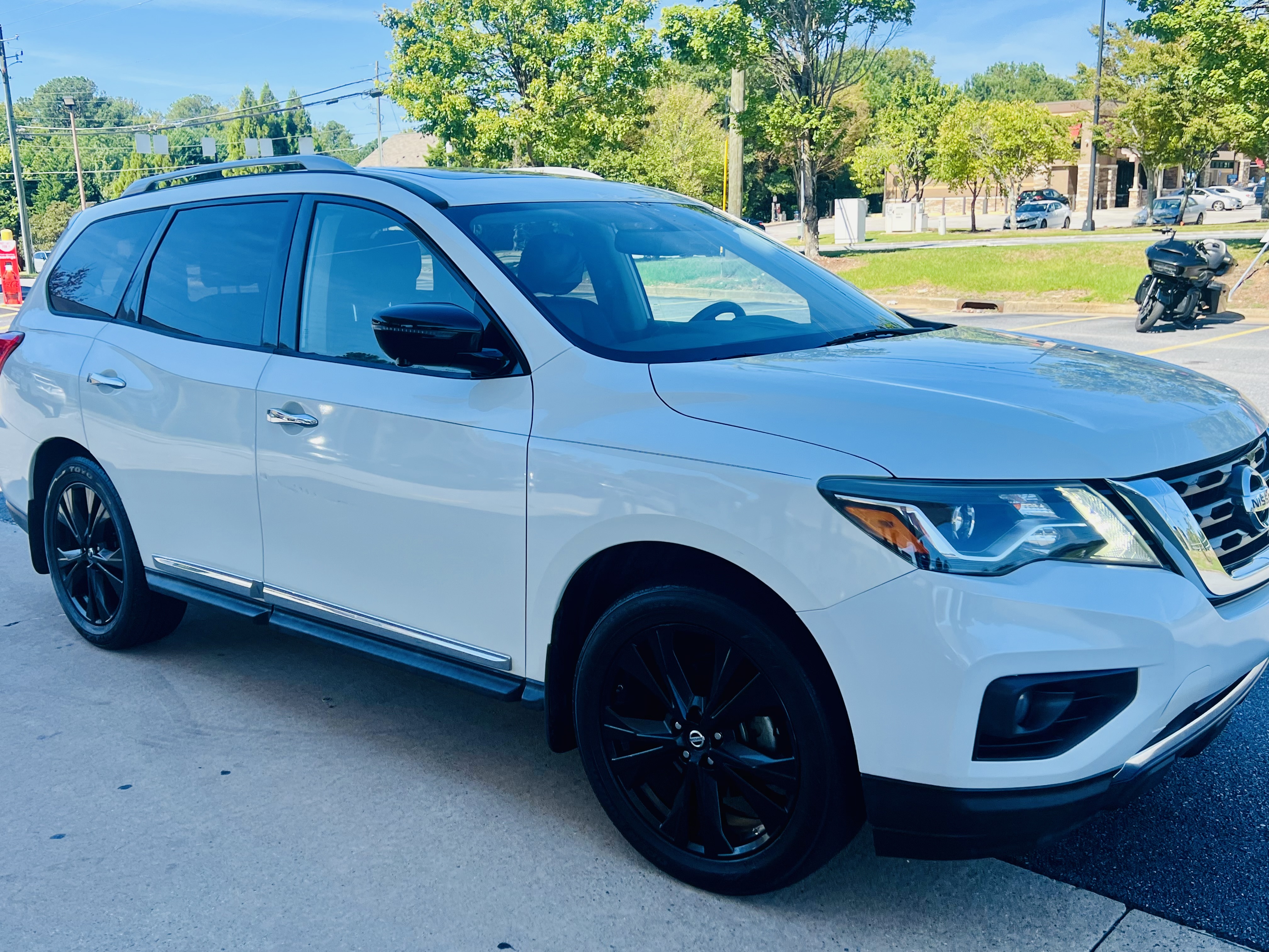 Used 2017 Nissan Pathfinder S AWD/4WD image 1