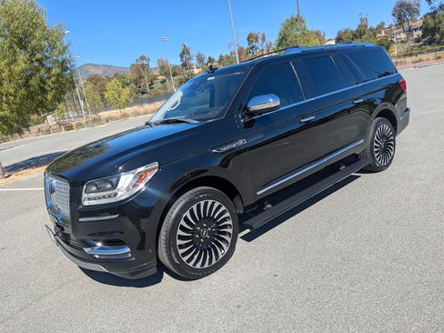 Used 2018 Lincoln Navigator L Black Label w/ Cargo Package image 2