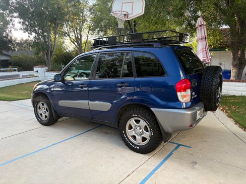 Used 2003 Toyota RAV4 4WD w/ Quick-Order Pkg image 1