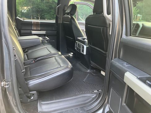 Used 2018 Ford F150 Lariat w/ Equipment Group 502A Luxury AWD/4WD image 6