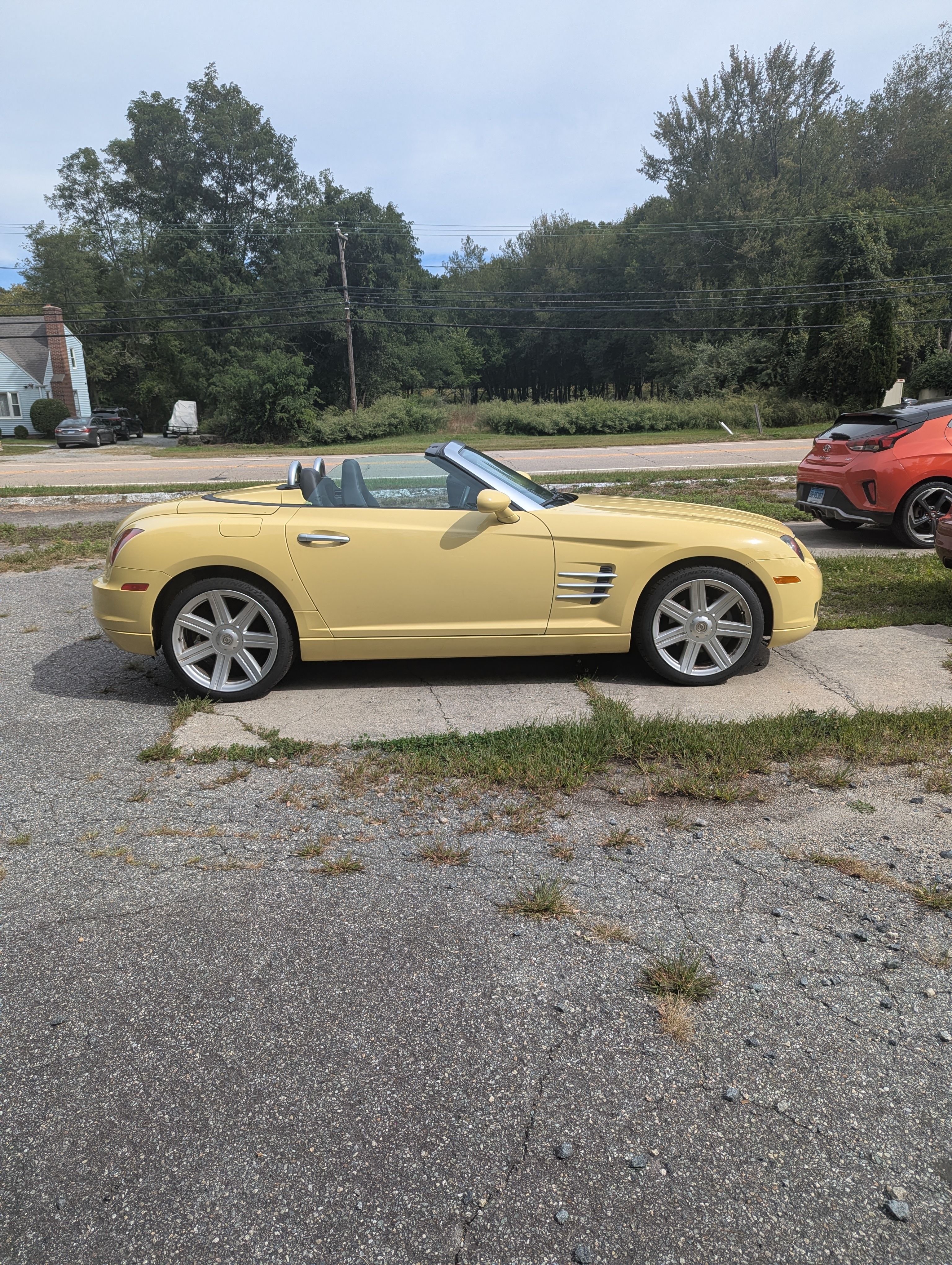 Used 2005 Chrysler Crossfire Limited RWD image 1