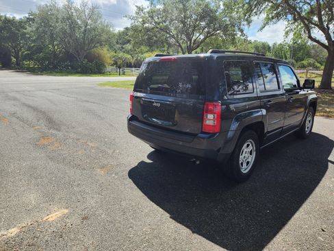 Used 2015 Jeep Patriot Sport w/ Power Value Group image 2