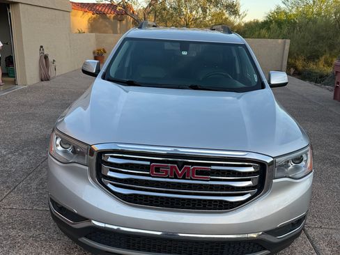 Used 2018 GMC Acadia SLT image 2