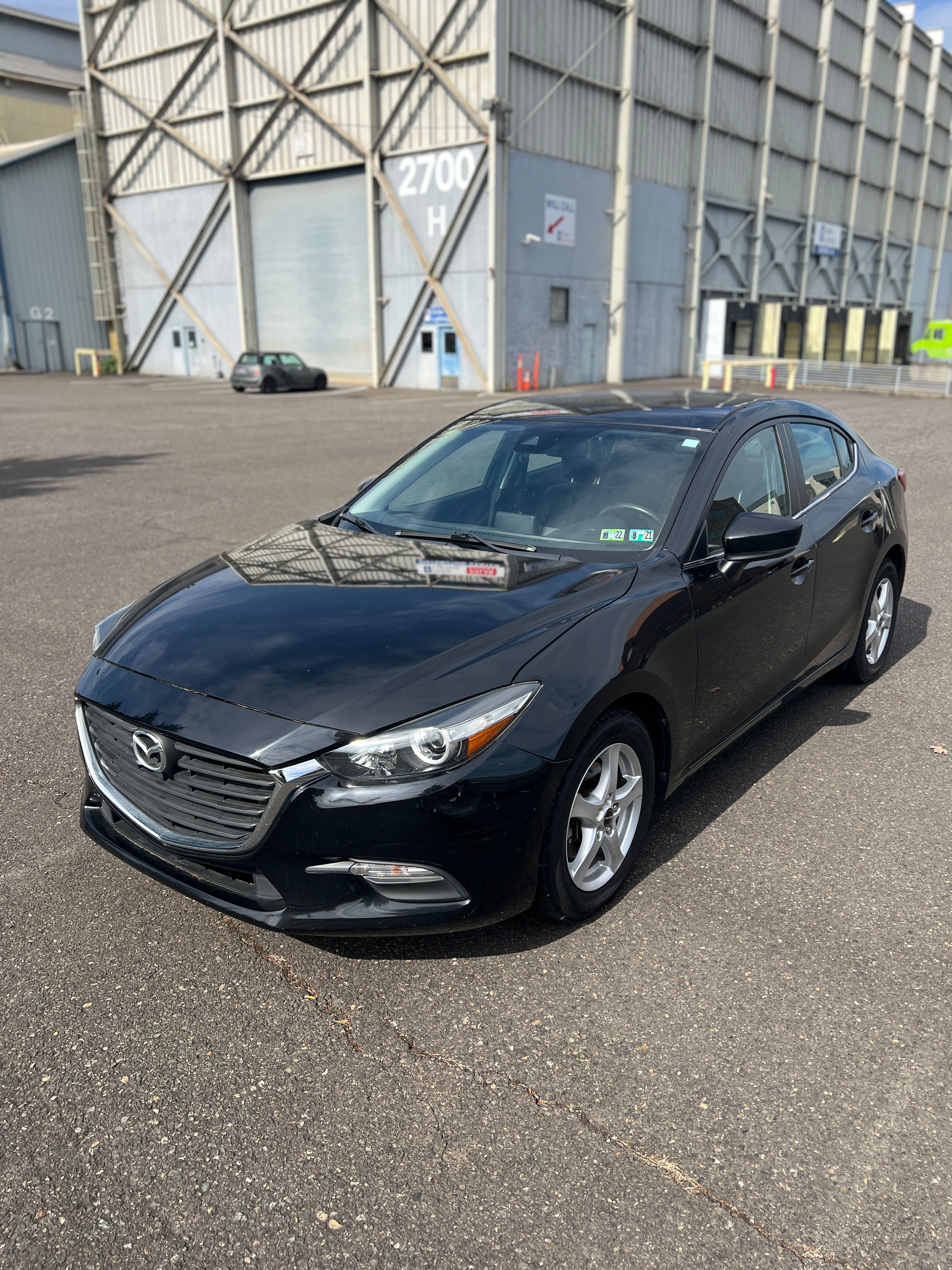 Used 2018 MAZDA MAZDA3 Touring FWD image 1