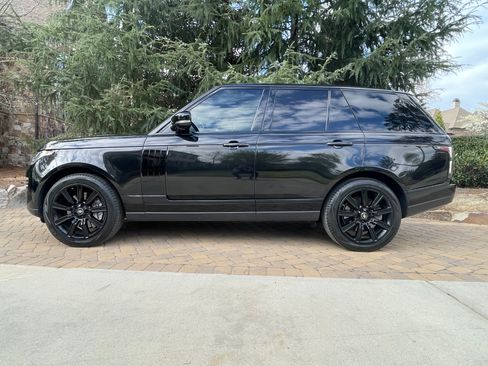 Used 2020 Land Rover Range Rover HSE image 1