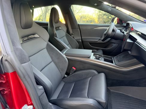 Used 2024 Tesla Model S Plaid image 6