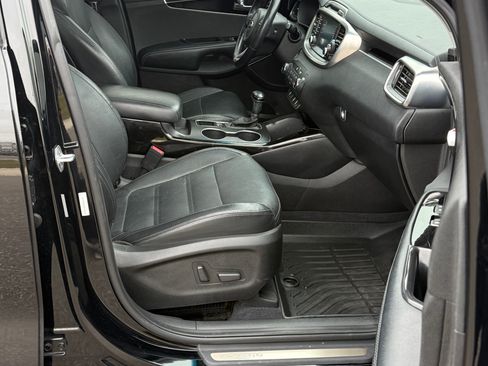 Used 2016 Kia Sorento SX image 17