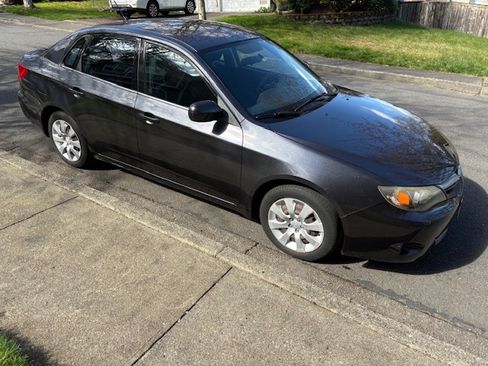 Used 2011 Subaru Impreza 2.5i image 1