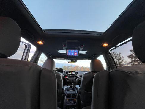 Used 2022 Honda Pilot Black Edition image 23