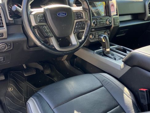 Used 2018 Ford F150 Raptor w/ Equipment Group 802A Luxury AWD/4WD image 9