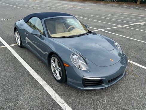Used 2017 Porsche 911 Carrera 4 AWD/4WD image 2