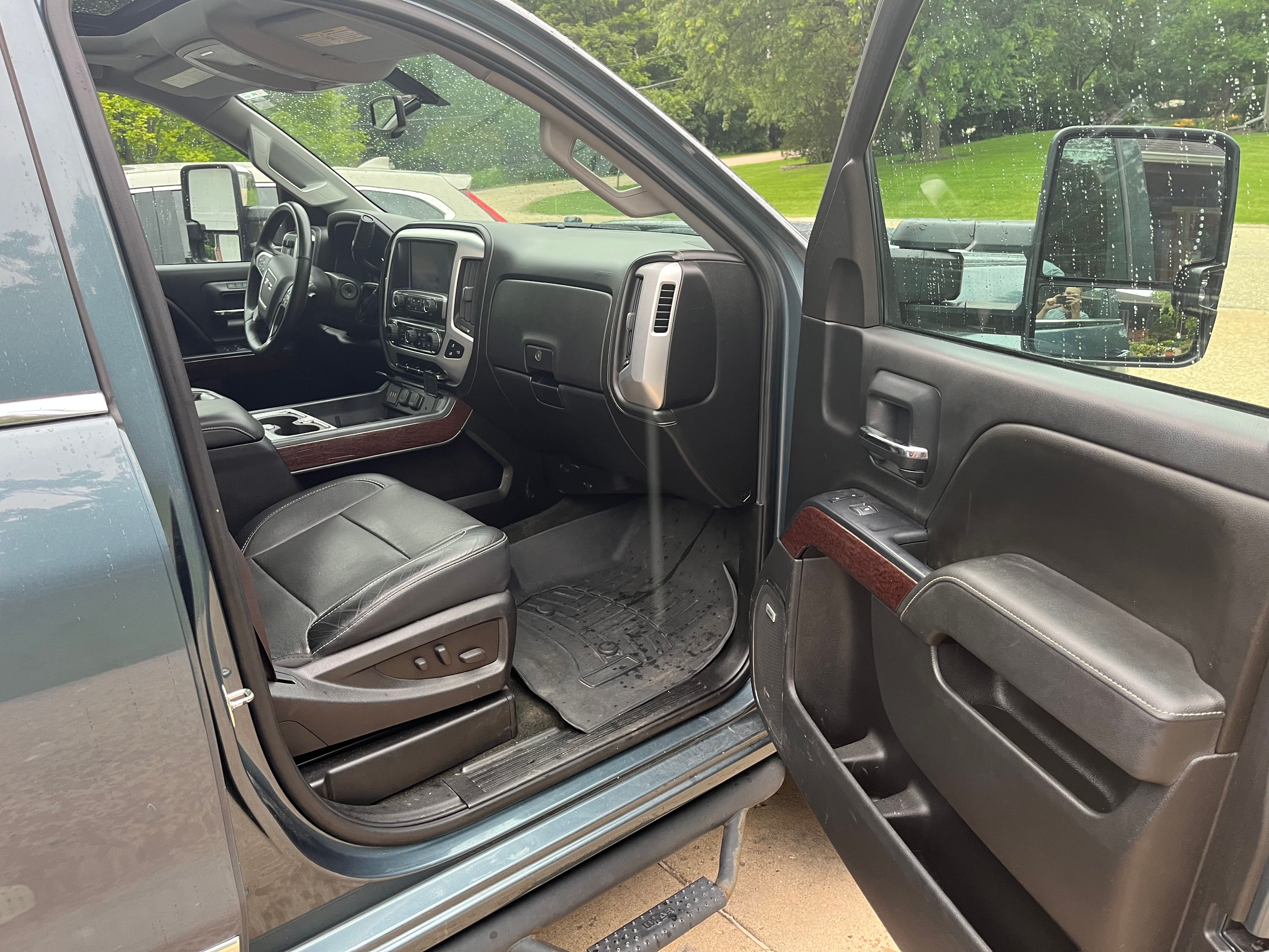 Used 2015 GMC Sierra 2500 SLT w/ Suspension Package, Off-Road AWD/4WD image 13