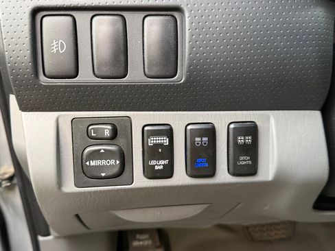 Used 2005 Toyota Tacoma 4x4 Double Cab image 8