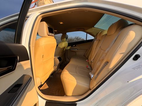 Used 2014 Toyota Camry XLE image 8