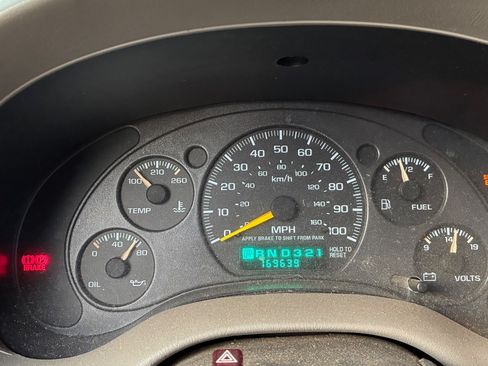 Used 2001 Chevrolet S10 Pickup LS w/ Preferred Equipment Group image 13