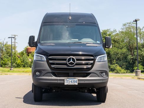 Used 2022 Mercedes-Benz Sprinter 3500 image 2