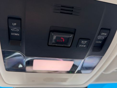 Used 2021 Lexus ES 350 w/ Premium Package image 14