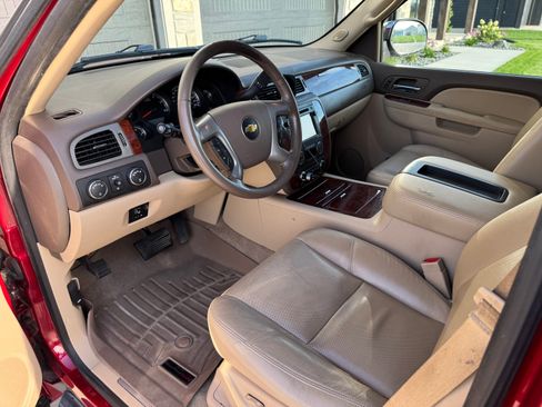 Used 2013 Chevrolet Suburban LTZ AWD/4WD image 14