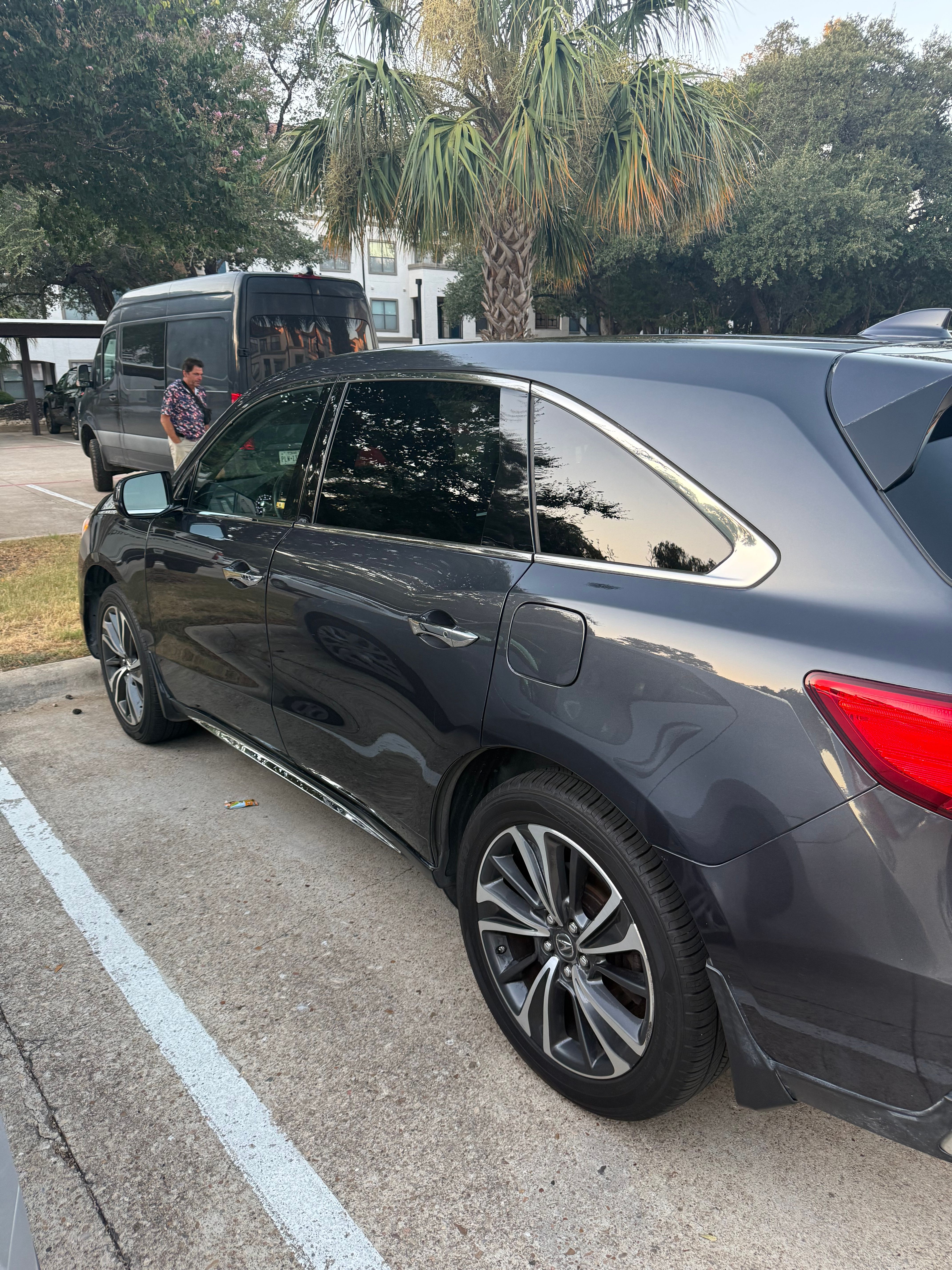 Used 2020 Acura MDX w/ Technology Package FWD image 4