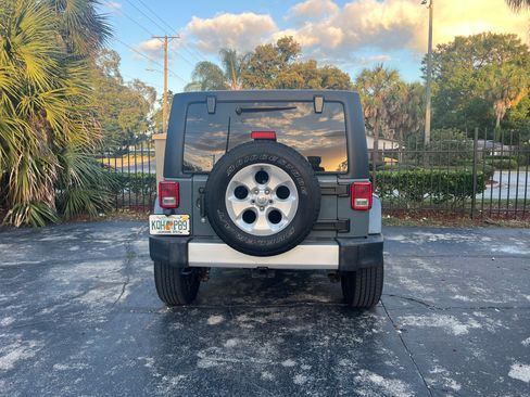 Used 2015 Jeep Wrangler Unlimited Sahara w/ Max Tow Package image 5