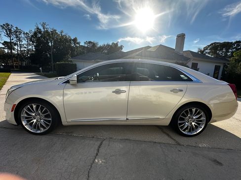 Used 2014 Cadillac XTS Platinum image 1