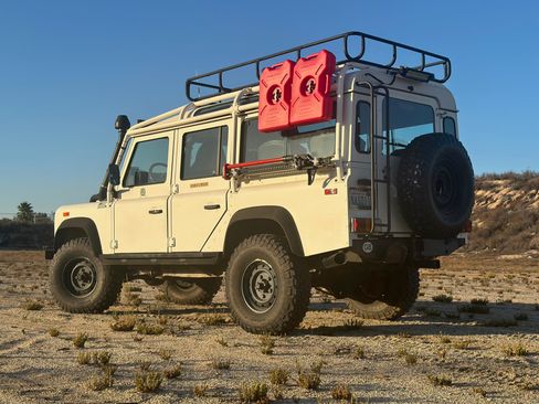 Used 1993 Land Rover Defender 110 image 1