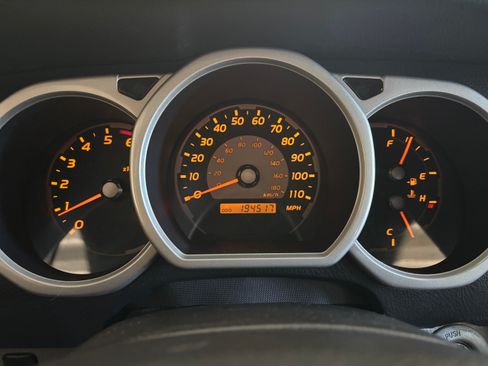 Used 2004 Toyota 4Runner Sport image 17